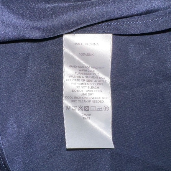 Quince washable navy silk skirt size small - Picture 4 of 5